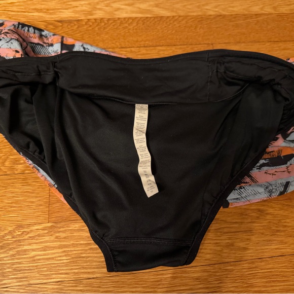 Lululemon Speed Up Short 2.5" - Picture 7 of 7